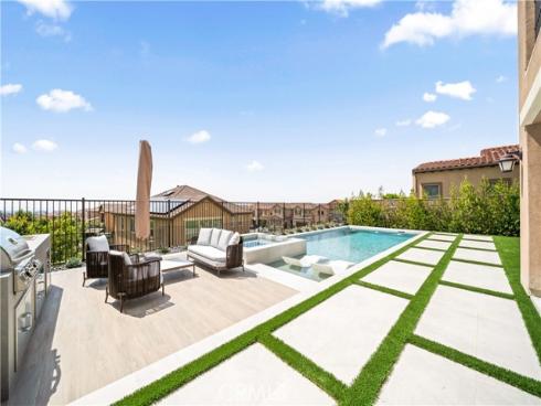 2592 Highland Oak Court, Lake Forest, CA