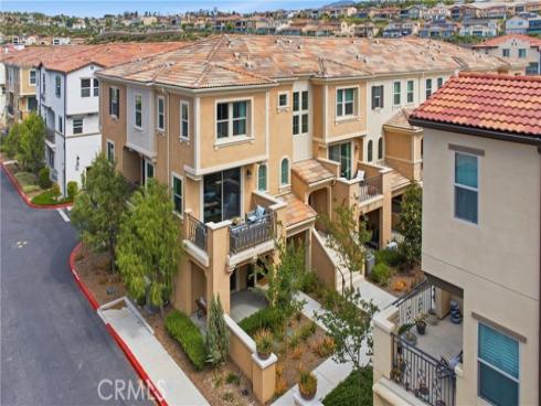 600 Shadowbrook , Lake Forest, CA