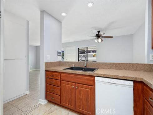 25701 View Pointe 8C , Lake Forest, CA