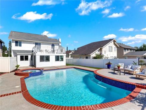 21095 Skylark Drive, Lake Forest, CA