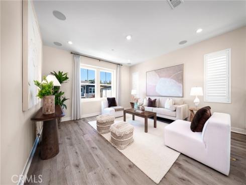 130 Holliston , Lake Forest, CA