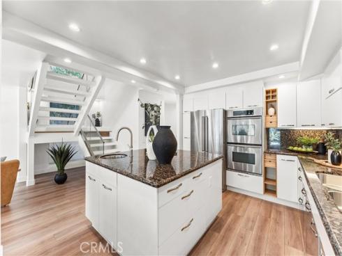 21886 Winnebago , Lake Forest, CA