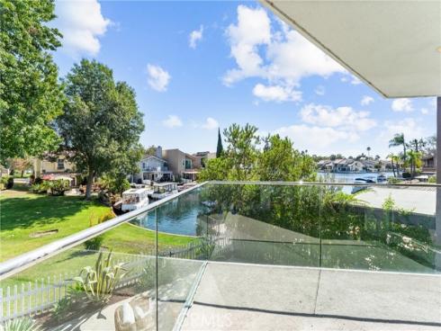 21886 Winnebago , Lake Forest, CA