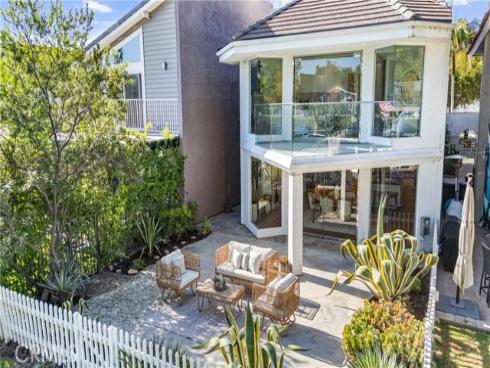 21886 Winnebago , Lake Forest, CA