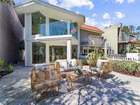 21886 Winnebago , Lake Forest, CA