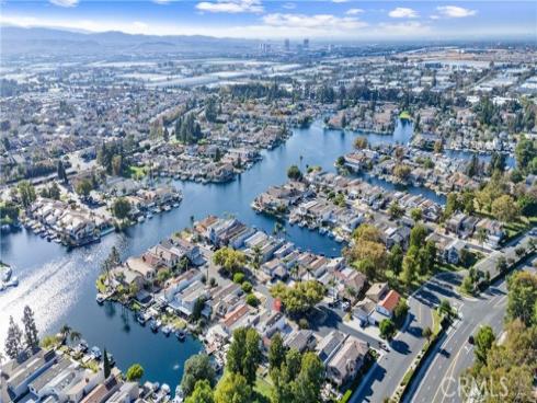 21886 Winnebago , Lake Forest, CA