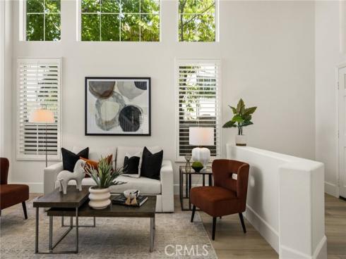 25  La Perla  , Lake Forest, CA