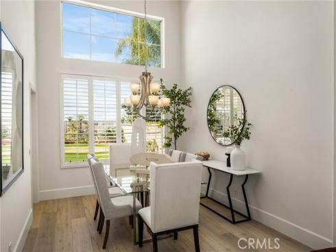 25  La Perla  , Lake Forest, CA