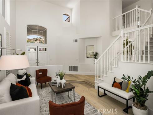 25  La Perla  , Lake Forest, CA