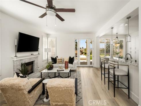25  La Perla  , Lake Forest, CA