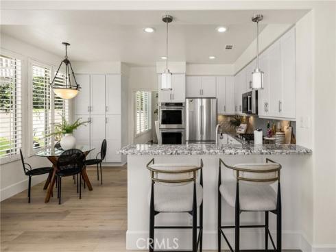 25  La Perla  , Lake Forest, CA