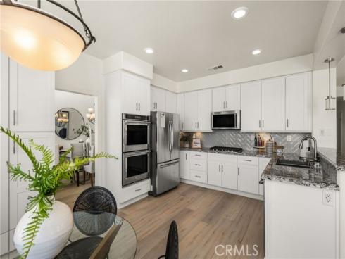 25  La Perla  , Lake Forest, CA