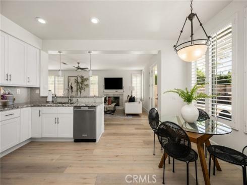 25  La Perla  , Lake Forest, CA