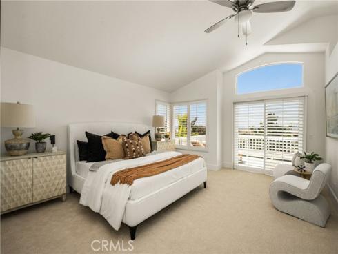 25  La Perla  , Lake Forest, CA