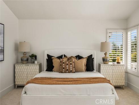 25  La Perla  , Lake Forest, CA