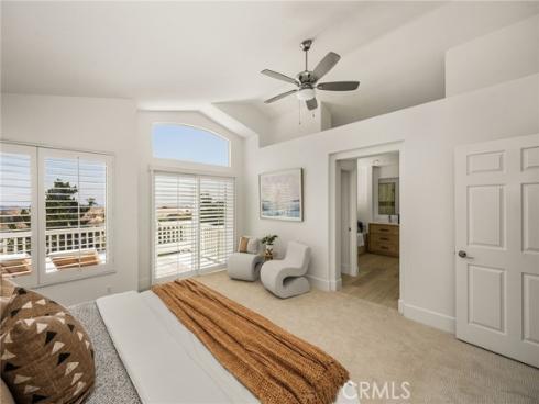 25  La Perla  , Lake Forest, CA