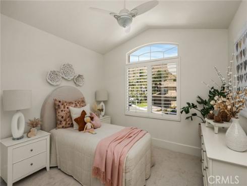 25  La Perla  , Lake Forest, CA