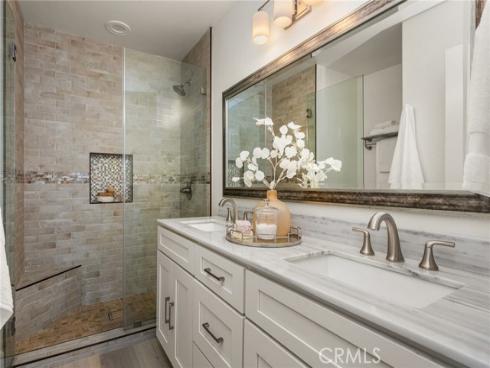 25  La Perla  , Lake Forest, CA