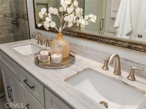 25  La Perla  , Lake Forest, CA