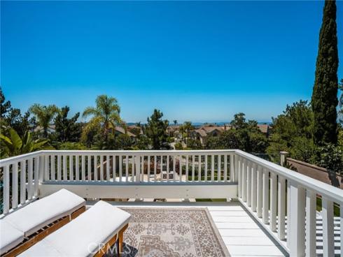 25  La Perla  , Lake Forest, CA