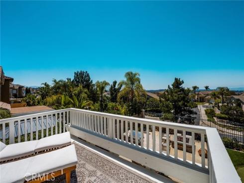 25  La Perla  , Lake Forest, CA
