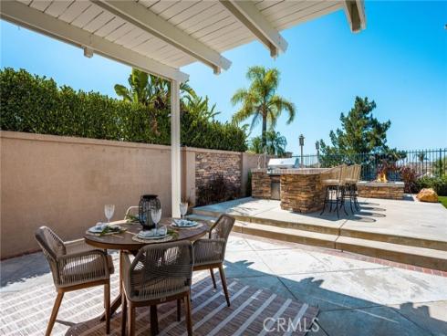 25  La Perla  , Lake Forest, CA