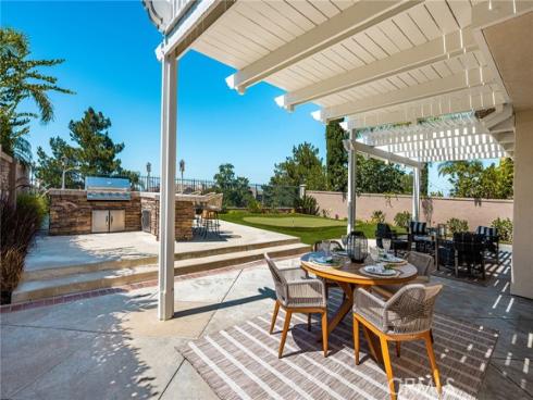 25  La Perla  , Lake Forest, CA