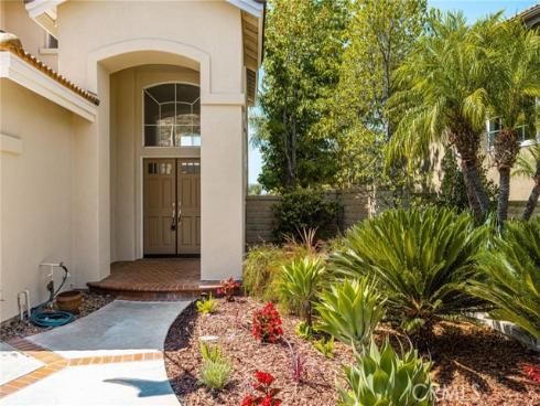 25  La Perla  , Lake Forest, CA