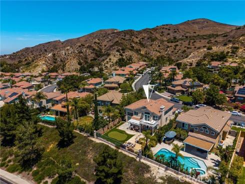 25  La Perla  , Lake Forest, CA