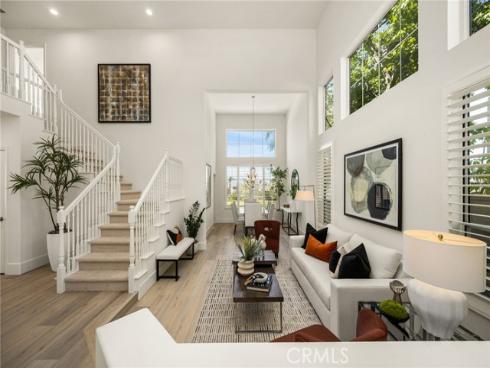 25  La Perla  , Lake Forest, CA