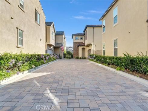 1164 Portola Oaks Dr , Lake Forest, CA