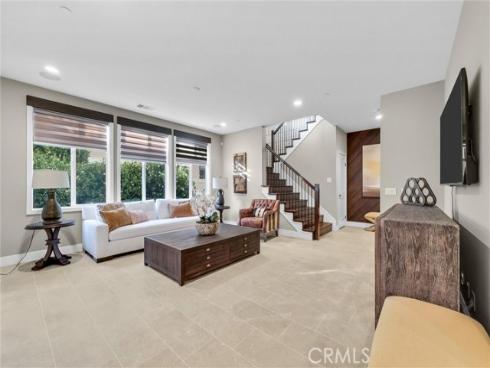 1164 Portola Oaks Dr , Lake Forest, CA