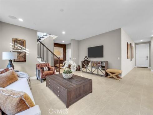 1164 Portola Oaks Dr , Lake Forest, CA