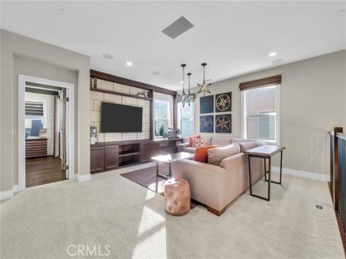 1164 Portola Oaks Dr , Lake Forest, CA