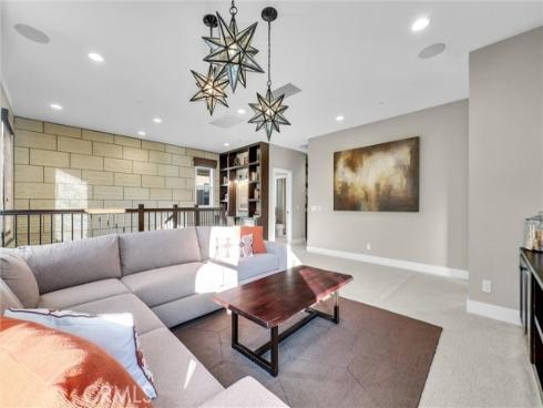 1164 Portola Oaks Dr , Lake Forest, CA