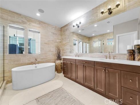 1164 Portola Oaks Dr , Lake Forest, CA