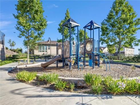 1164 Portola Oaks Dr , Lake Forest, CA