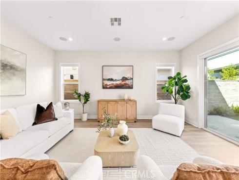 100  Walworth  , Lake Forest, CA