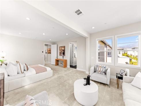 100  Walworth  , Lake Forest, CA
