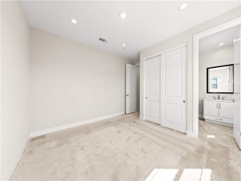 100  Walworth  , Lake Forest, CA
