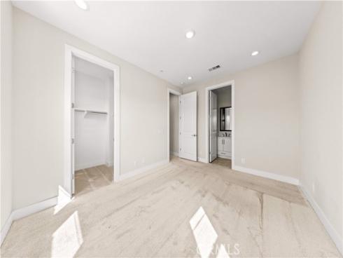 100  Walworth  , Lake Forest, CA