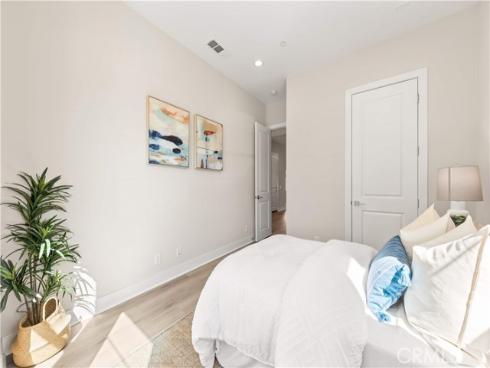 100  Walworth  , Lake Forest, CA