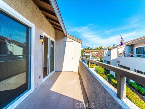 21951 Rimhurst 202 Drive, Lake Forest, CA