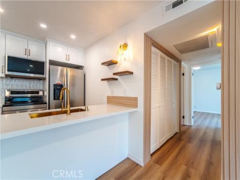 21951 Rimhurst 202 Drive, Lake Forest, CA