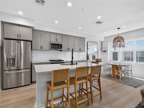 604 White Oaks , Lake Forest, CA