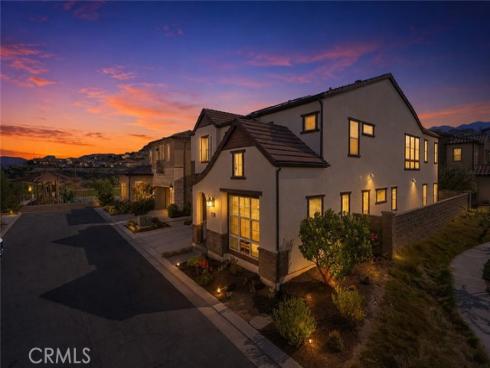 1090 Viejo Hills Drive