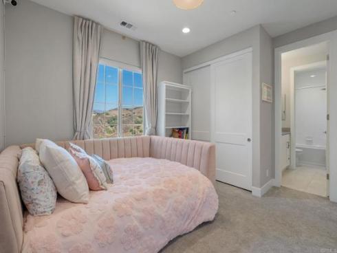 1832 Aliso Canyon Dr , Lake Forest, CA