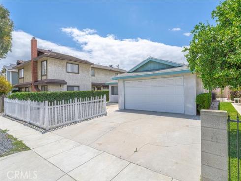 10921 Walnut , Los Alamitos, CA