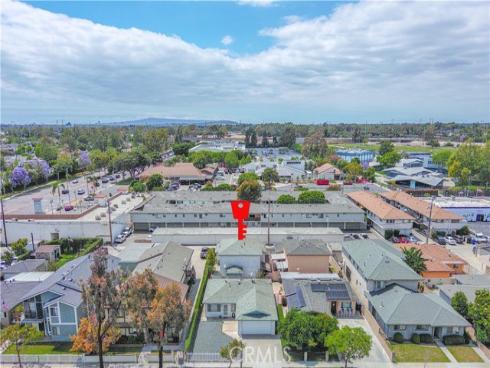 10921 Walnut , Los Alamitos, CA
