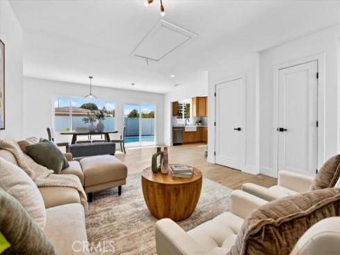 11131  Ticonderoga  , Los Alamitos, CA